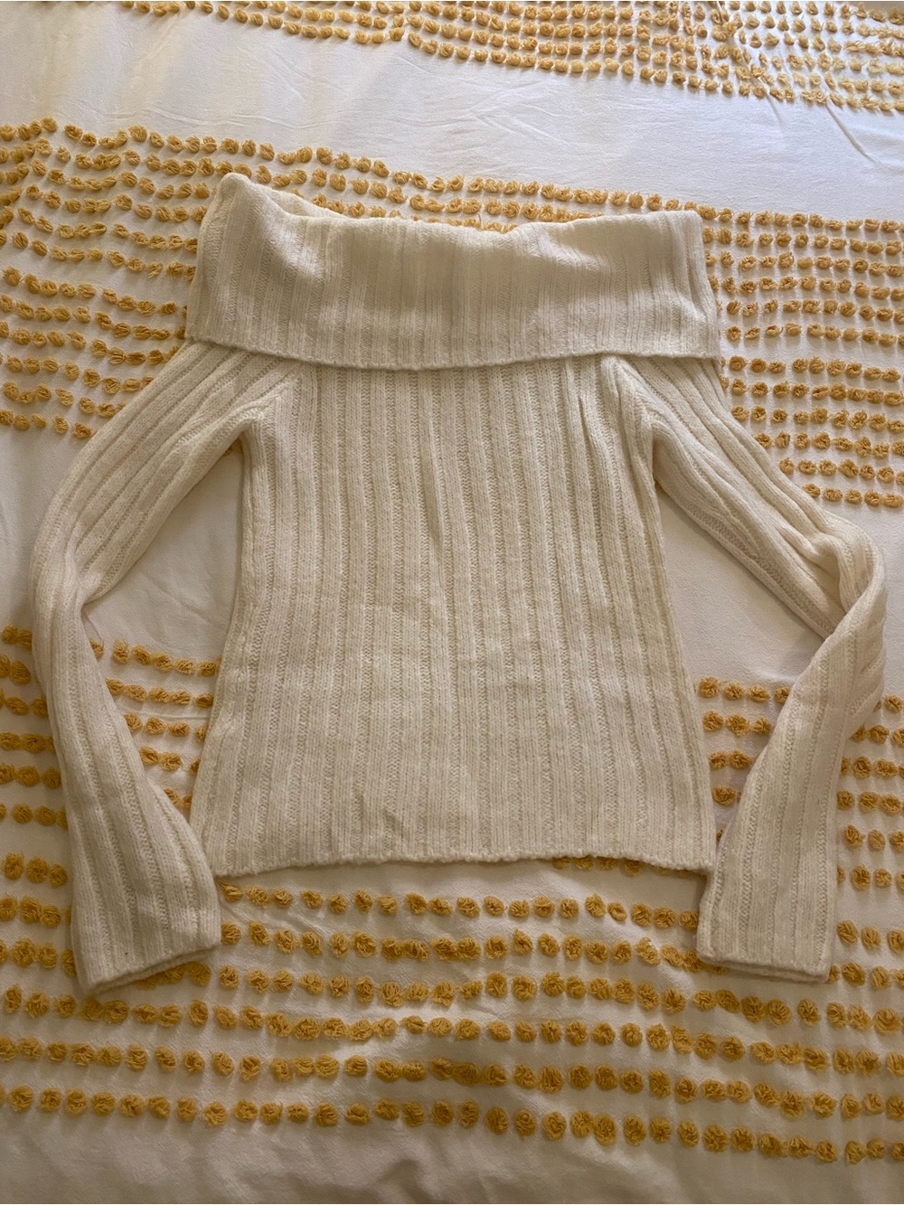 Abercrombie & Fitch Cream Off-the-Shoulder Ribbed Sweater
